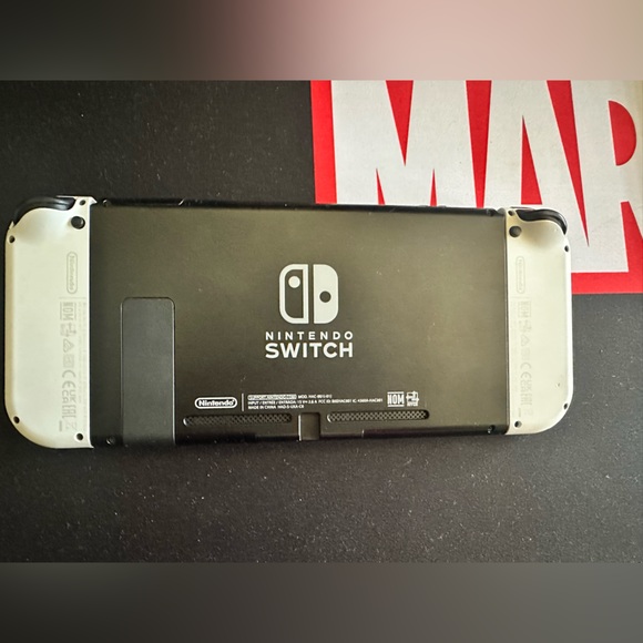 Nintendo switch - Picture 2 of 3